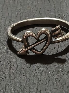 James Avery "Love's Arrow" heart Ring Size 6